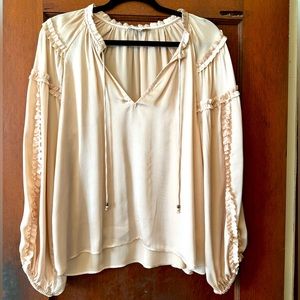 Women’s  Champagne Toast Chelsea & Violet blouse- Medium in crinkle Polyester